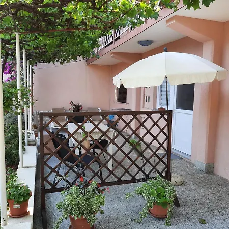 Nino In Apartament Pula